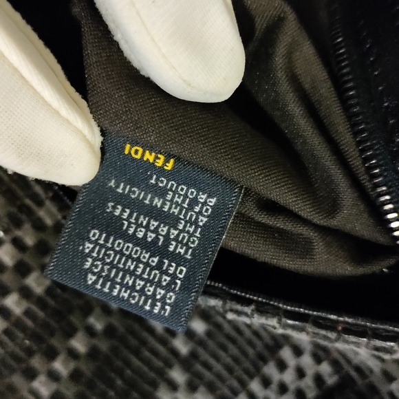 FENDI MONOGRAM WOVEN MAMMA SHOULDER BAGUETTE IN GREY - Picture 5 of 16